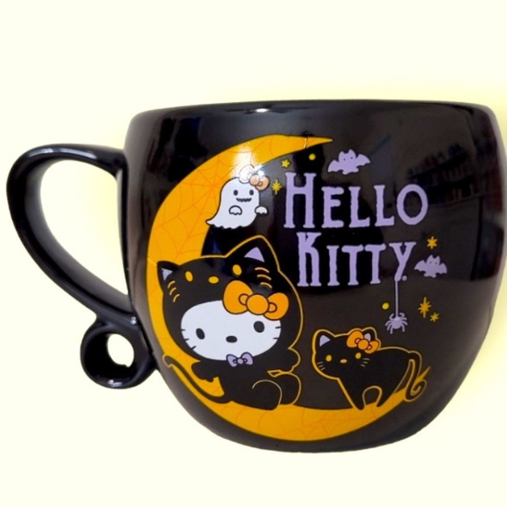 Hello kitty Halloween mug